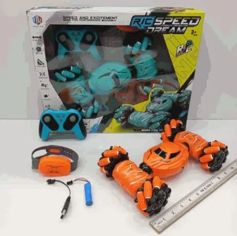 Gesture Control Twist Stunt RC Car
