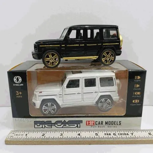 Die-Cast Luxury Off-Road Wagon 1:32